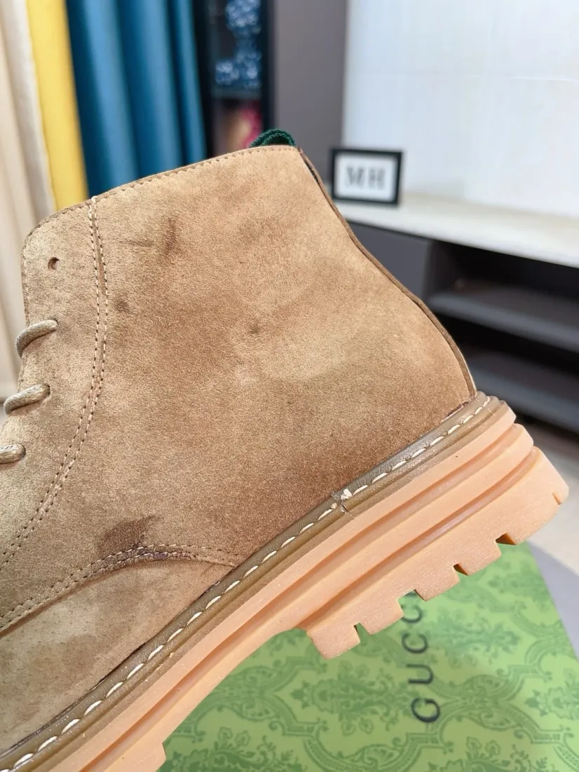 Men's shoes 💰540🌸🌸 (GUCCI) [cow lining plus velvet optional] [can be made without standard] New product Martin boots imported from Canada with full top layer high mercerized frosted fabric, punched using 3D digital technology, high-end and classy, ​​versatile to wear, full of three-dimensionality, close pictures will make you obsessed with the leather. You can't extricate yourself ~ the best on the market.          Fabric: Cowhide/Embossed Lining: Cowhide.          Please make a note when placing an order, sizes: 38-44 (37, 45, 46 can be customized and cannot be returned or exchanged) 5 colors available; black, gray, khaki, coffee, and earthy yellow